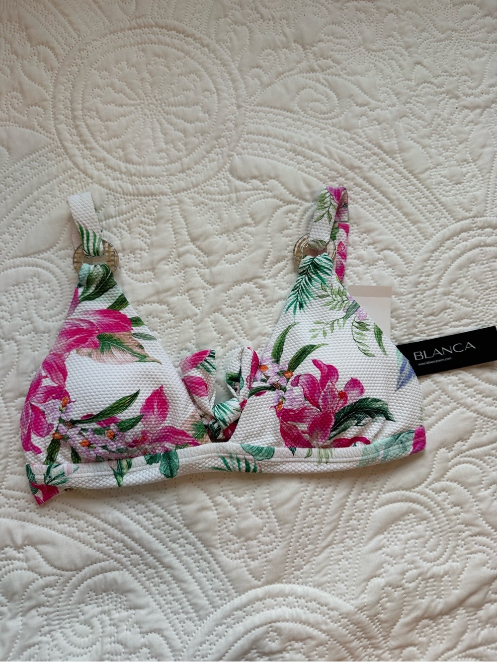 NWT La Blanca Textured Floral Bikini Top